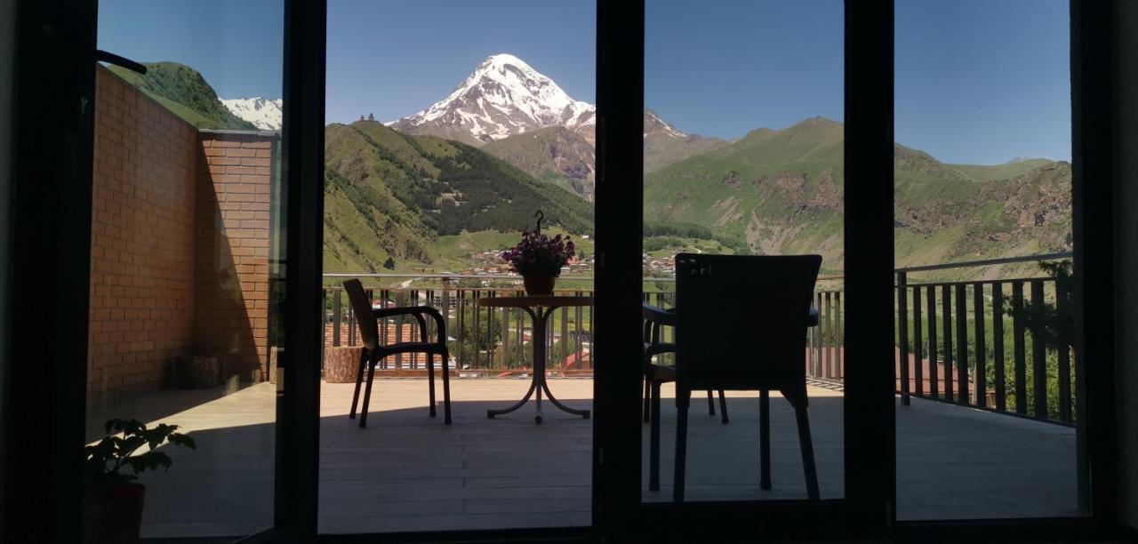 Hotel Aronia Kazbegi Exterior foto