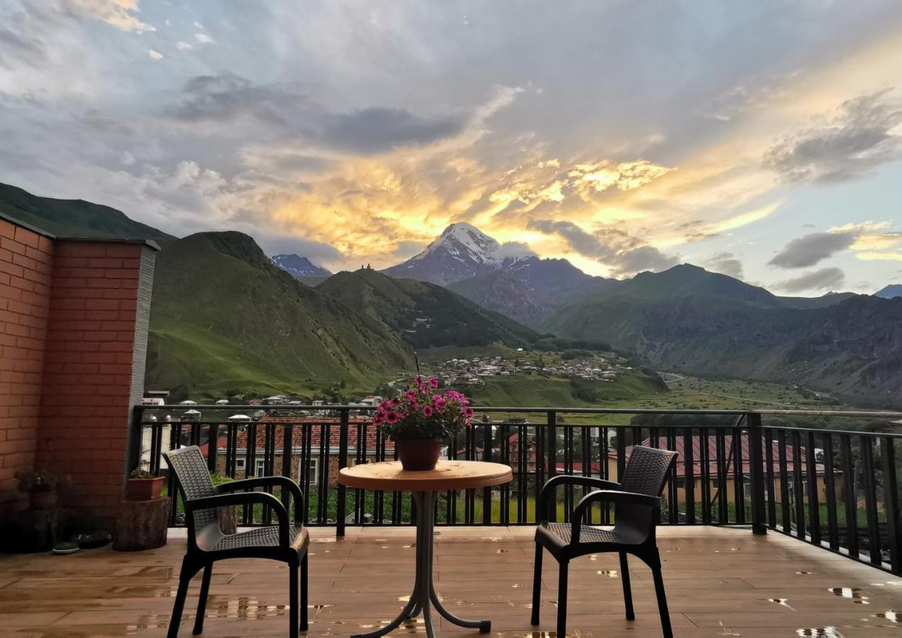 Hotel Aronia Kazbegi Exterior foto