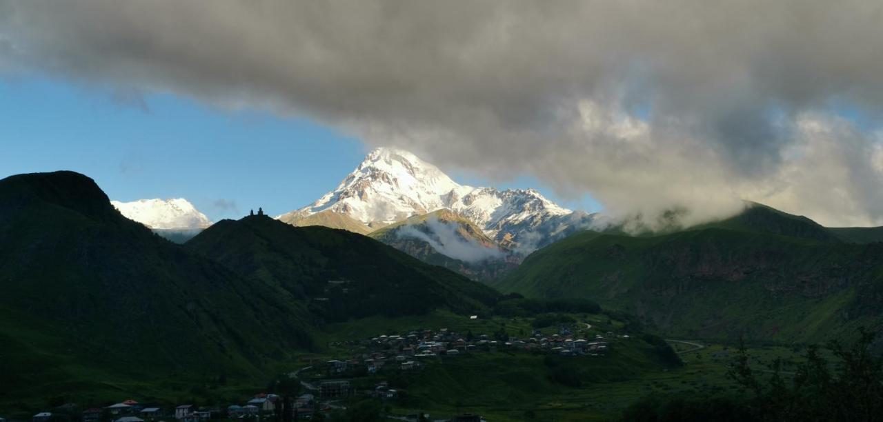 Hotel Aronia Kazbegi Exterior foto