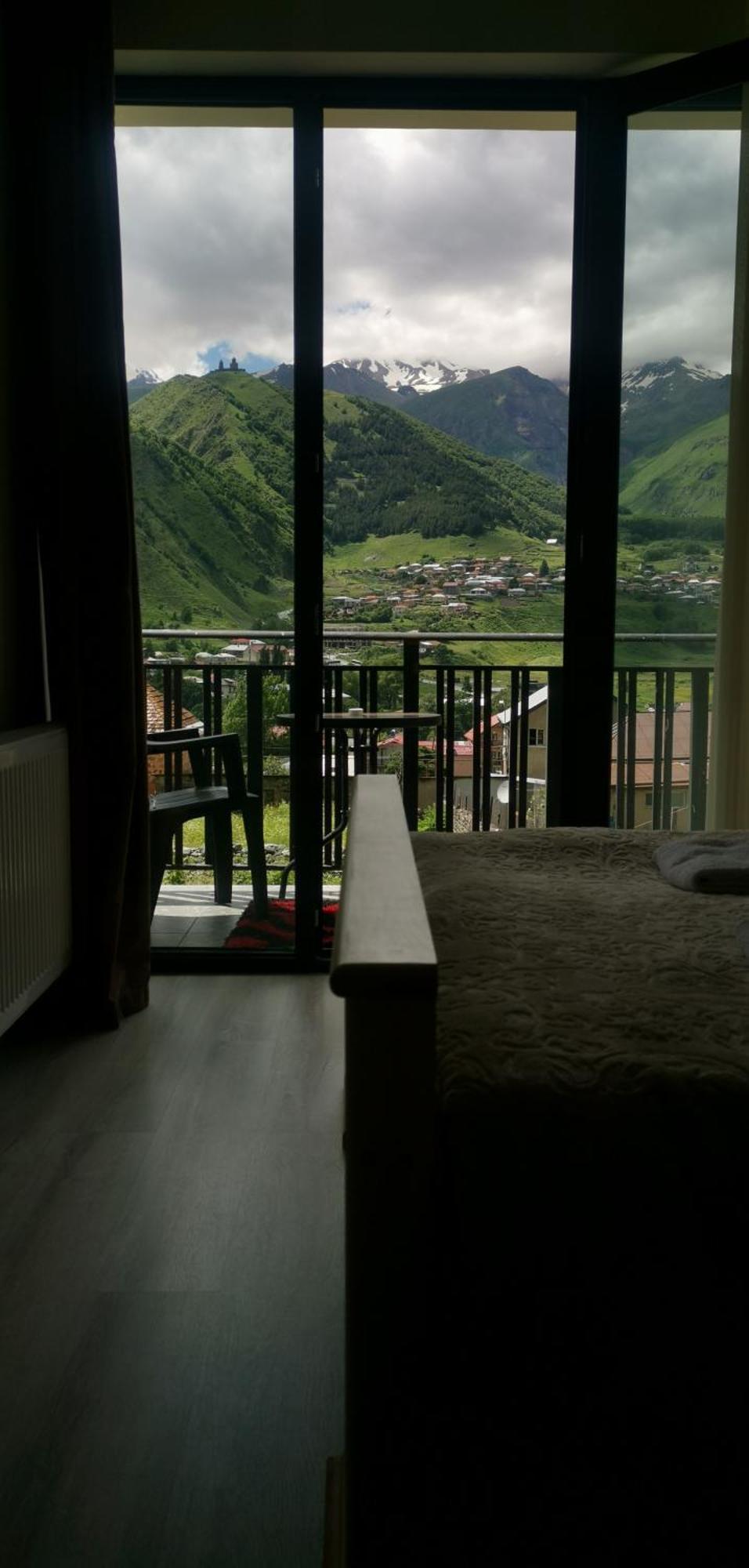 Hotel Aronia Kazbegi Exterior foto