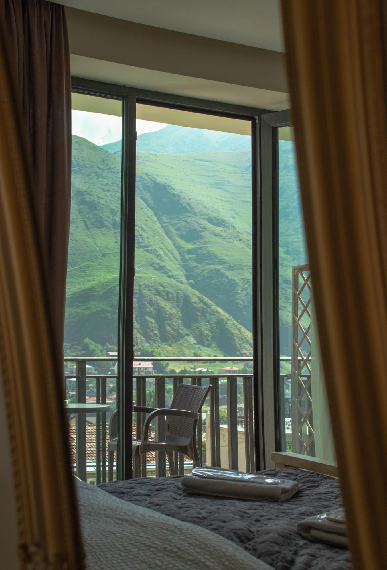 Hotel Aronia Kazbegi Exterior foto